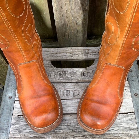 Sold FRYE True Vintage Campus Swirl Embroidery Zippered Tall Knee High Boots 7.5 - Picture 5 of 15